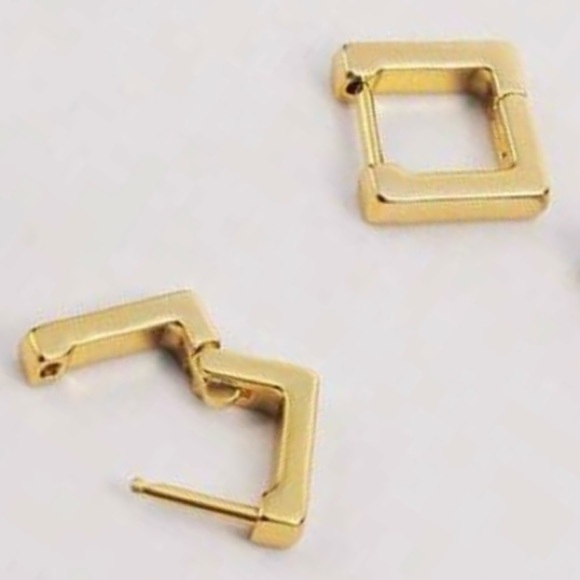 Gold Square Hoop Small Earrings - Picture 3 of 3